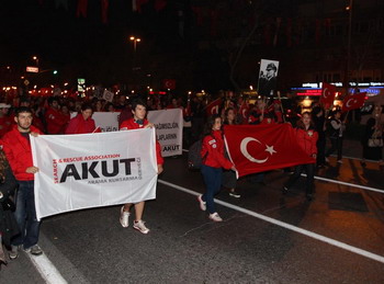 AKUT Cumhuriyet Bayramı Yürüyüşü 2013